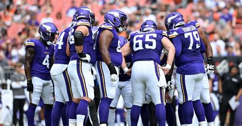 NFL roster cutdown tracker and live updates: Deadline time, cuts .
